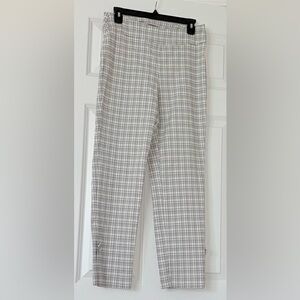 Up! Black and White Capris with Tailored Fit “Pants with a Thincredible Fit”